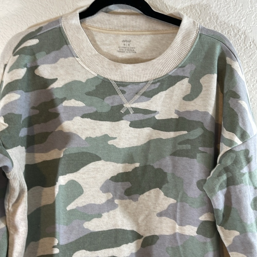 AERIE Good Vibes Camo Oversized Pullover Sweatshirt Size Medium NEW - Picture 3 of 13